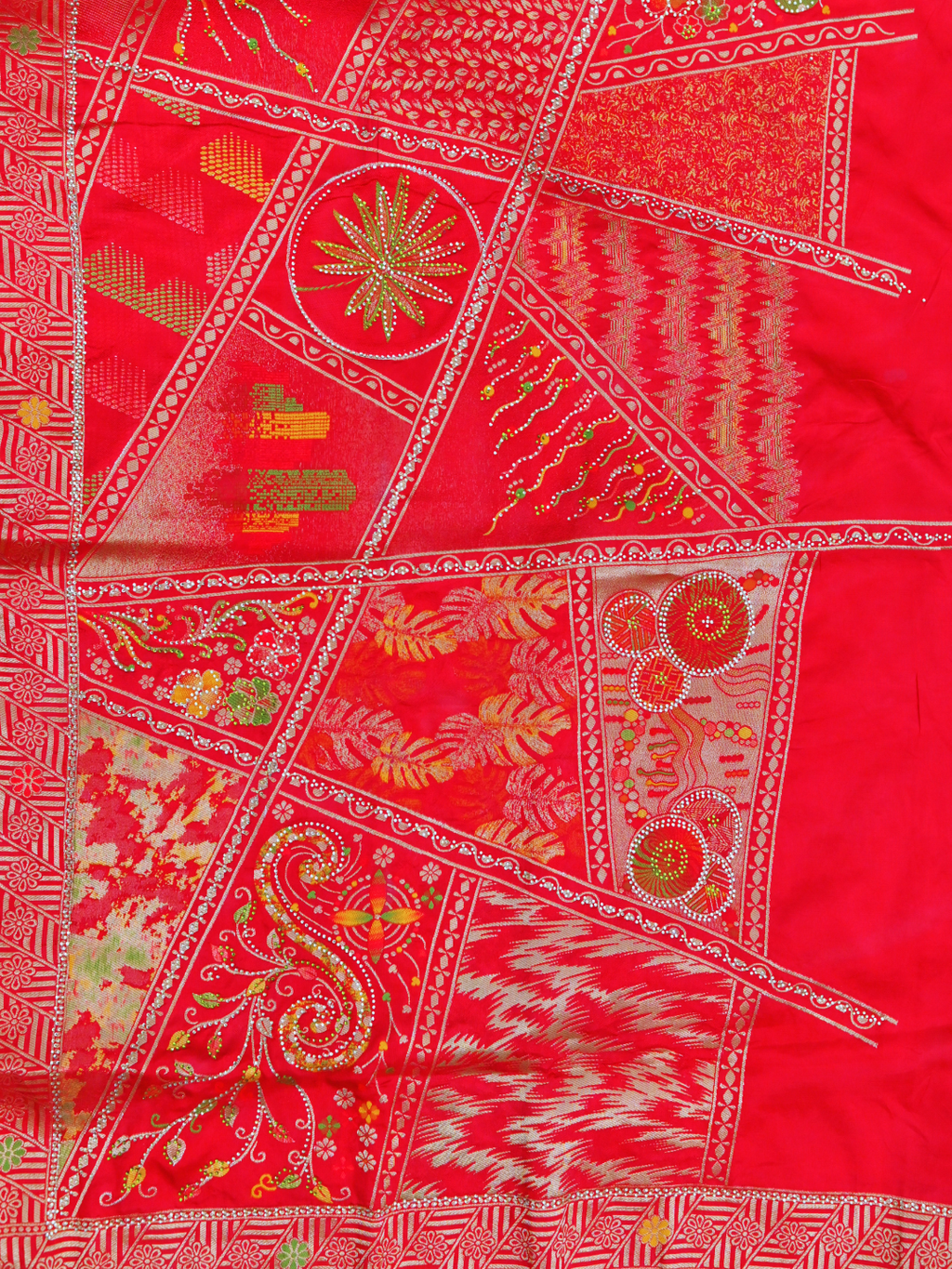 Pure Dola Viscose Saree with Menakari Weaving By Zaridhaga