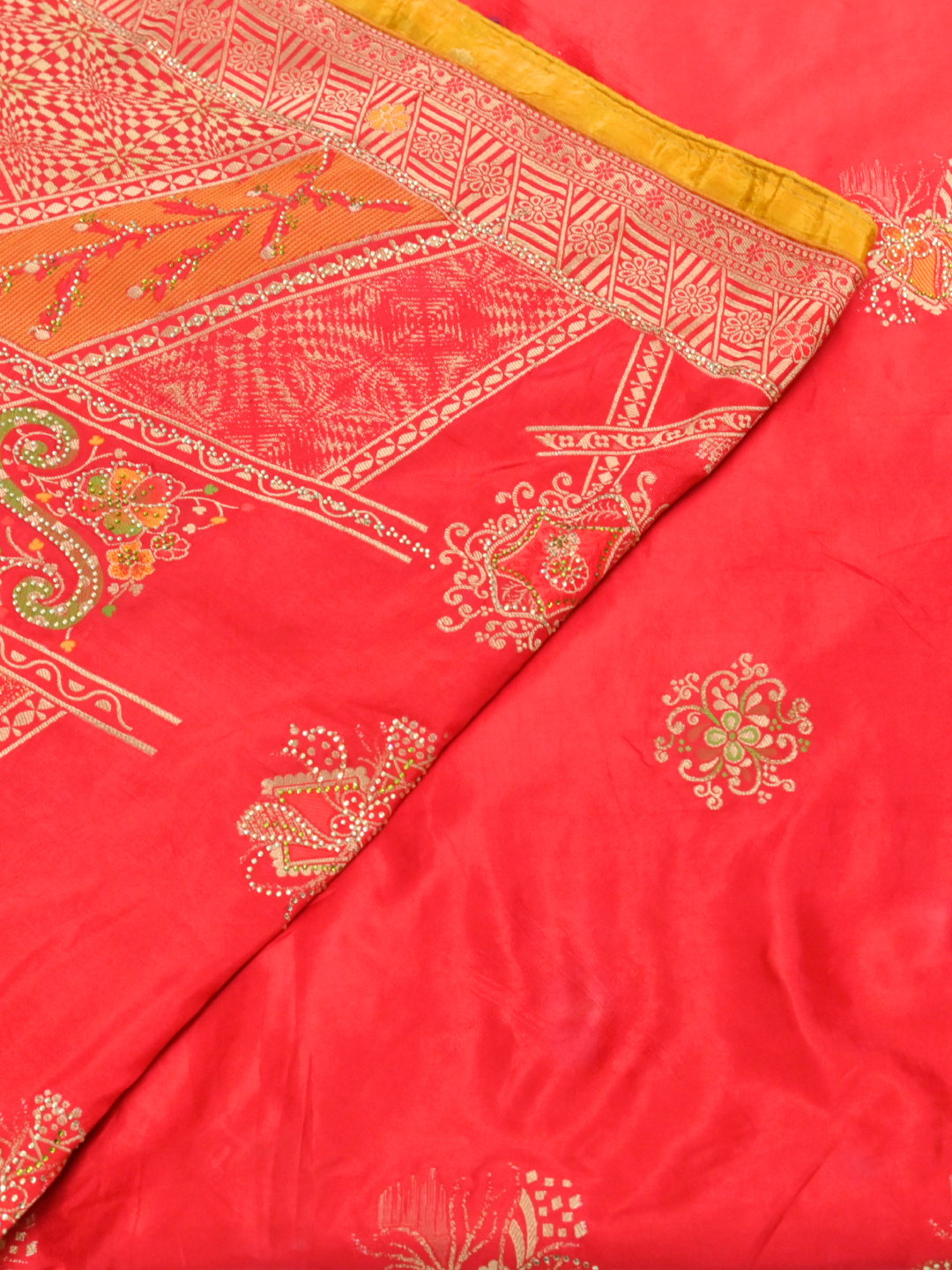 Pure Dola Viscose Saree with Menakari Weaving By Zaridhaga